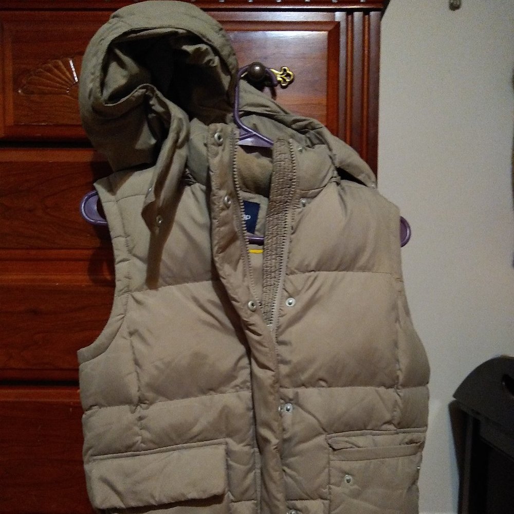 Gap puffer vest.